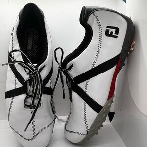 Foot Joy men’s Leather golf shoes Size 10 1/2 M
In great condition!